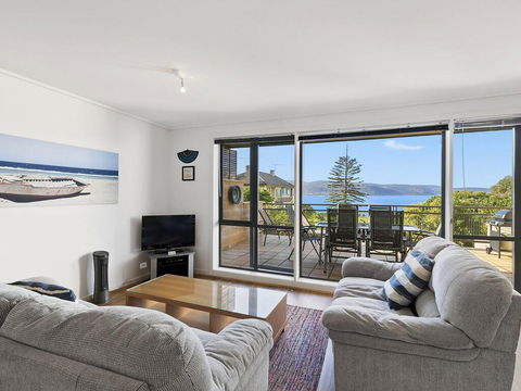 APARTMENT 26 PACIFIC APARTMENTS - Walk To Town - Accommodation Australia 0