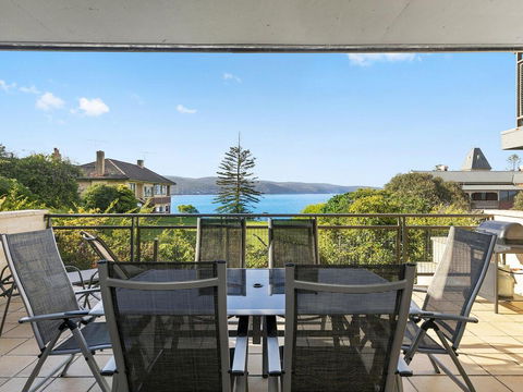 APARTMENT 26 PACIFIC APARTMENTS - Walk To Town - Accommodation Australia 1