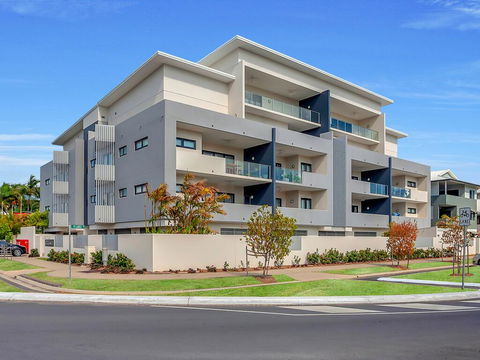 Apartment Close To The City Life On Lake 3 - Accommodation Australia 1