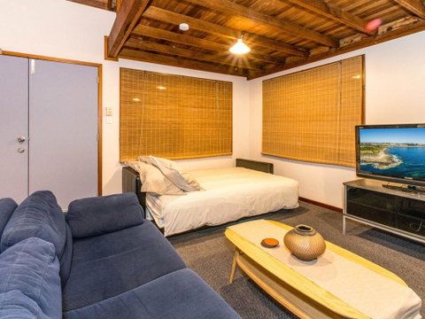 Aqualuna- Excellent Surfing Beaches. - Accommodation Australia 2