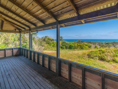 Aqualuna- Excellent Surfing Beaches. - Accommodation Australia 1