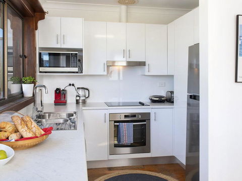 Araluen On Holden - Great Deck With Ocean Views - Accommodation Australia 3