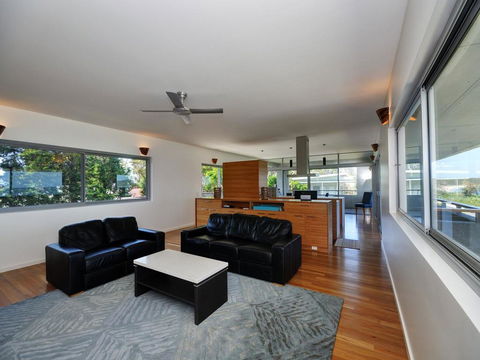 Architectural Design On The Beach - Accommodation Australia 0