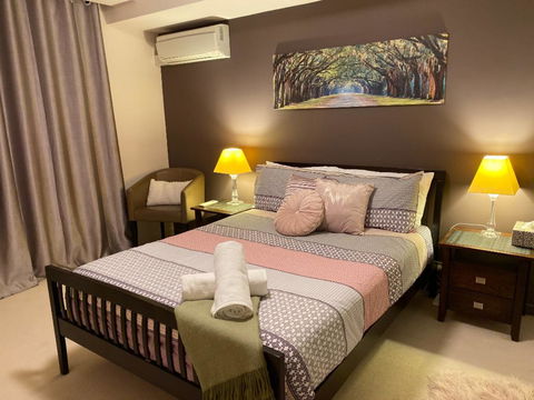 ARENA RESORT STYLE EXEC FREE NETFLIX WIFI WINE - Accommodation Australia 3