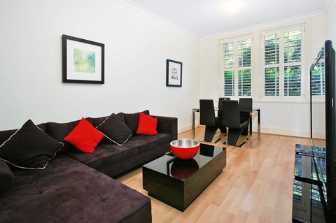 Art Deco In The Cul-de-Sac - Spacious Executive 1BR Potts Point Apartment In Quiet Cul-de-Sac - Accommodation Australia 0