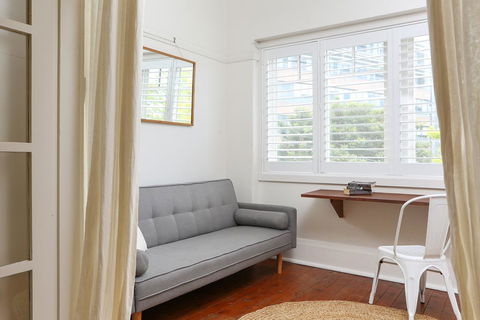 Art Deco Oasis Minutes From The City - Accommodation Australia 2