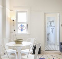 Art Deco Oasis Minutes From the City - Accommodation Australia