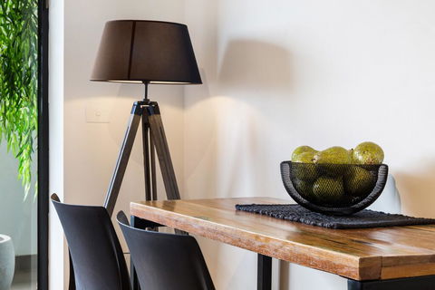 Artsy Apartment CBD City Views And Balcony - Accommodation Australia 2