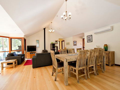 Ashleigh - Accommodation Australia 3