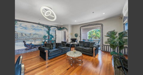 Luxury Beachfront Apartment In Sandringham - Accommodation Australia 3