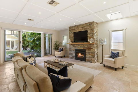 Luxury Beach House - Footsteps To Beach - Local Tourism 1