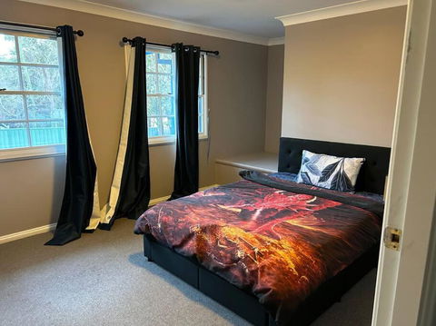 Luxury House 5 Bedrooms - Accommodation Australia 3