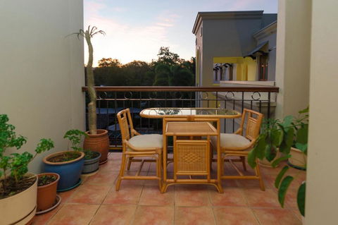 LUXURY Apartment Studio PORT DOUGLAS 65 SQ MTRS And Bath - Accommodation Australia 2