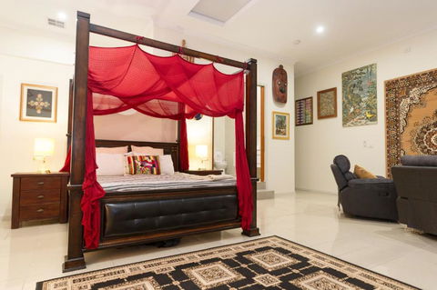 LUXURY Apartment Studio PORT DOUGLAS 65 SQ MTRS And Bath - Accommodation Australia 1