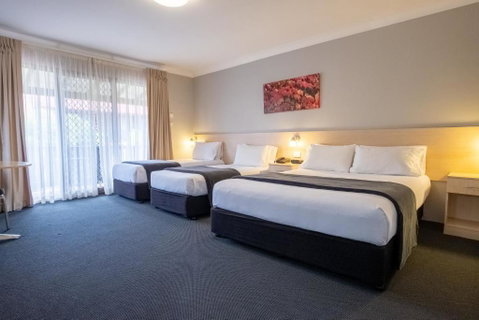 Maclin Lodge Motel - Bed n Breakfasts 3