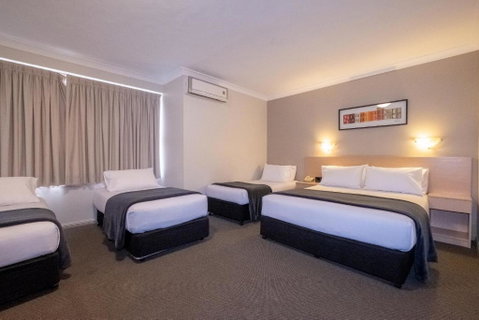 Maclin Lodge Motel - Bed n Breakfasts 2