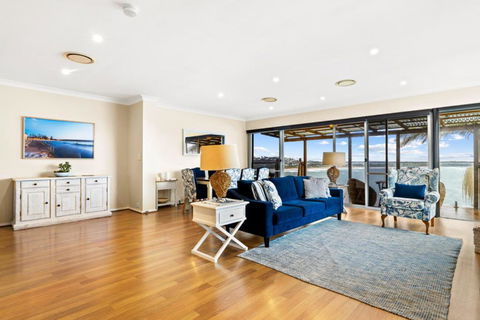 Magical Views Of Dee Why - Local Tourism 3