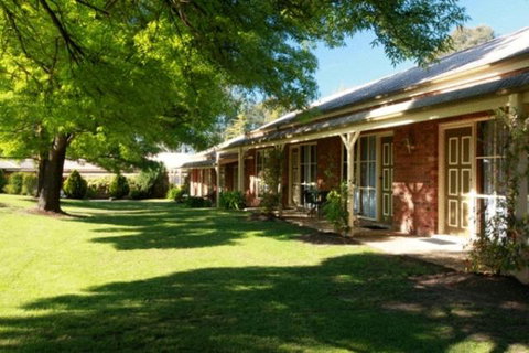 Mansfield Valley Motor Inn - Bed n Breakfasts 0