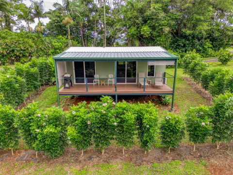 Mena Creek Flower House - Accommodation Australia 2