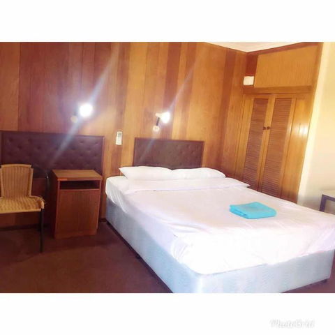Meekatharra Hotel - Australia Shopping 3