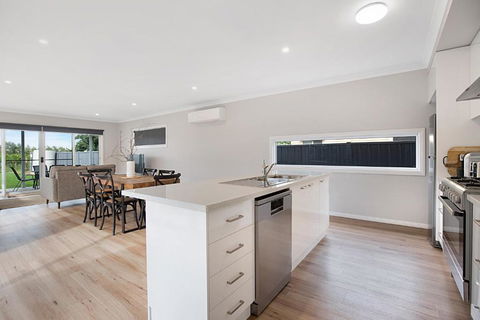 Milawa Vineyard Views - Guesthouse 2 - Accommodation Australia 3
