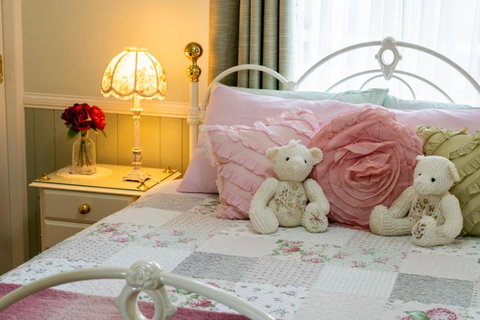 Milford Country Cottages - Local Tourism 1