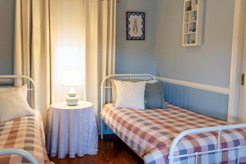 Milford Country Cottages - Local Tourism 3