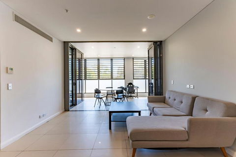 Modern 2B With Loft Bed Parking Central Mascot - Accommodation Australia 0