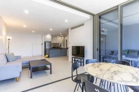Modern 2B With Loft Bed Parking Central Mascot - Accommodation Australia 0
