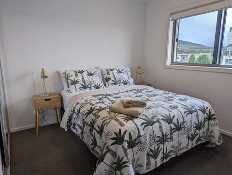 Modern & Relaxed Apartment, Great Views @Wright - Accommodation Australia 2