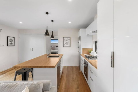 Modern And Scenic Valley Escape - Accommodation Australia 1