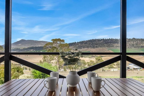 Modern And Scenic Valley Escape - Accommodation Australia 2