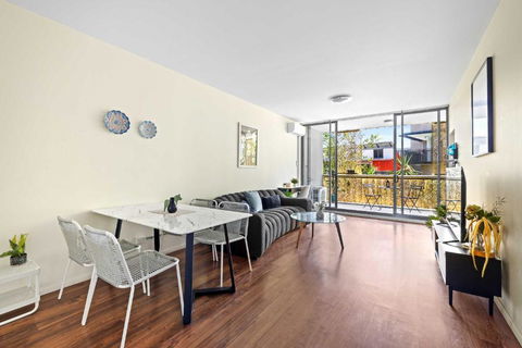 Modern Apt - Free Parking - Convenient Location - Local Tourism 2