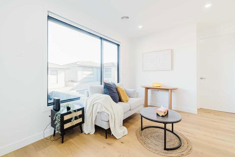 Modern Family Home 3BR In Box Hill North - Accommodation Australia 2