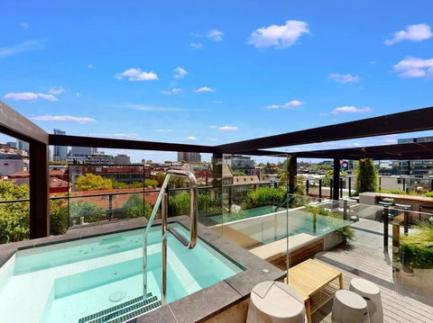 Modern, Luxury Oasis - Local Tourism 3