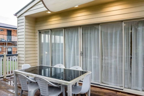 Modern Victorian Styled Holiday Home In Ashgrove - Accommodation Australia 2