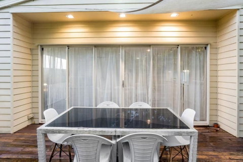 Modern Victorian Styled Holiday Home In Ashgrove - Accommodation Australia 3