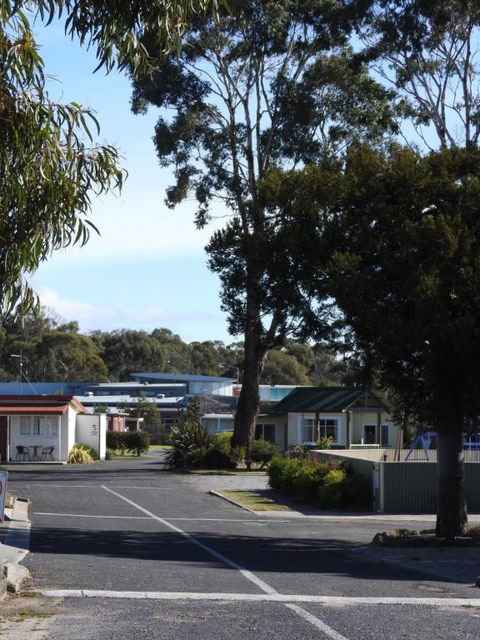 Moomba Holiday And Caravan Park - Accommodation Australia 0