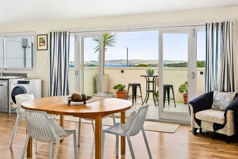 MUS14 - 2 Bedroom Apartment - Muston Street, Mosman - Australia Shopping 0