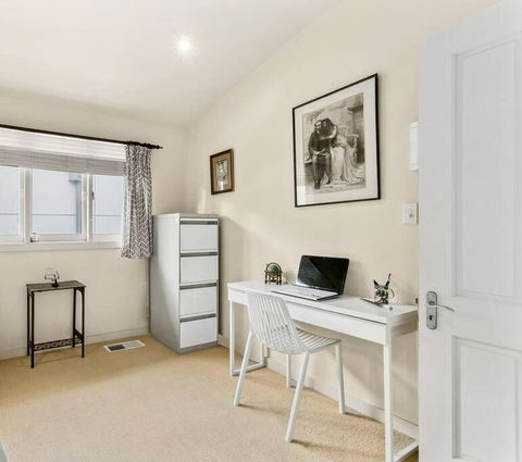 MUS14 - 2 Bedroom Apartment - Muston Street, Mosman - Australia Shopping 3