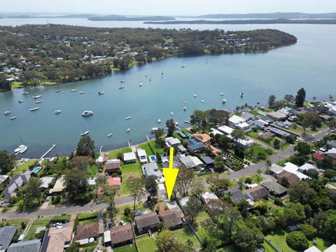 NEW PropertyBreezy Bayside Haven At Brightwaters - Australia Shopping 0