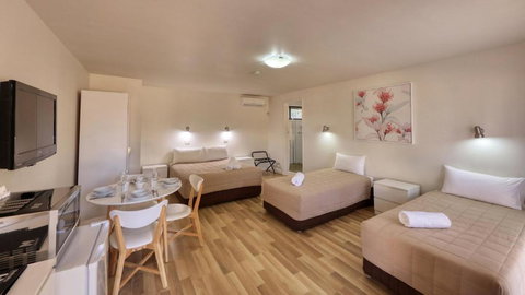 Motel Meneres - Accommodation Australia 2