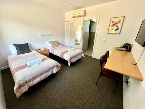 Mount Beauty Motor Inn - Local Tourism 3
