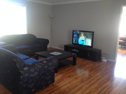 Mystic Blue And Green Meadow - Australia Shopping 1