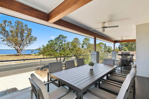 NEW - Sunrise Waters Holiday House - Accommodation Australia 0