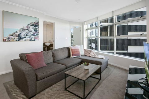 NS504 - Comfort And Convenience In North Sydney - Australia Shopping 2