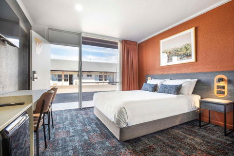 Nightcap At Horse & Jockey Hotel Warwick - Accommodation Australia 0