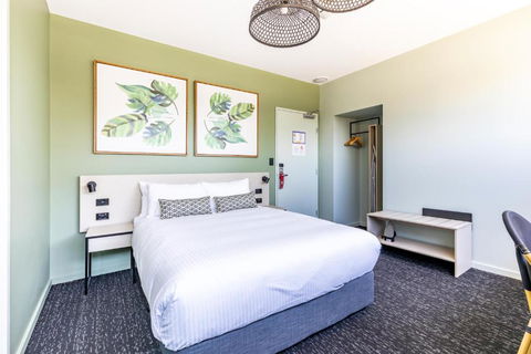 Nightcap At Commercial Hotel - Accommodation Australia 2