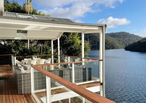 NINE At Berowra Waters, Luxury Waterfront With Hot Tub - Accommodation Australia 0
