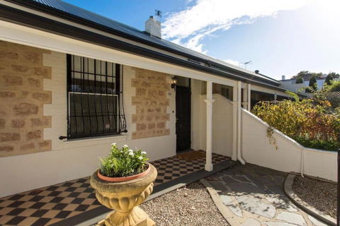 North Adelaide Row Cottage Monte - Accommodation Australia 0